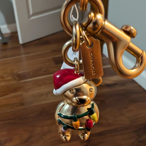 Coach 3D Christmas Lights Sparkle Eye Bear Bag Charm Split Key Ring & Clip Nwt - Picture 1 of 6